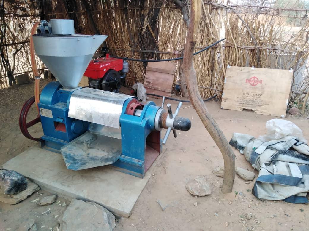 Installation of an oil press for the women's group in the Qubbat Al-Hilla area and Hashaba-aldonki area